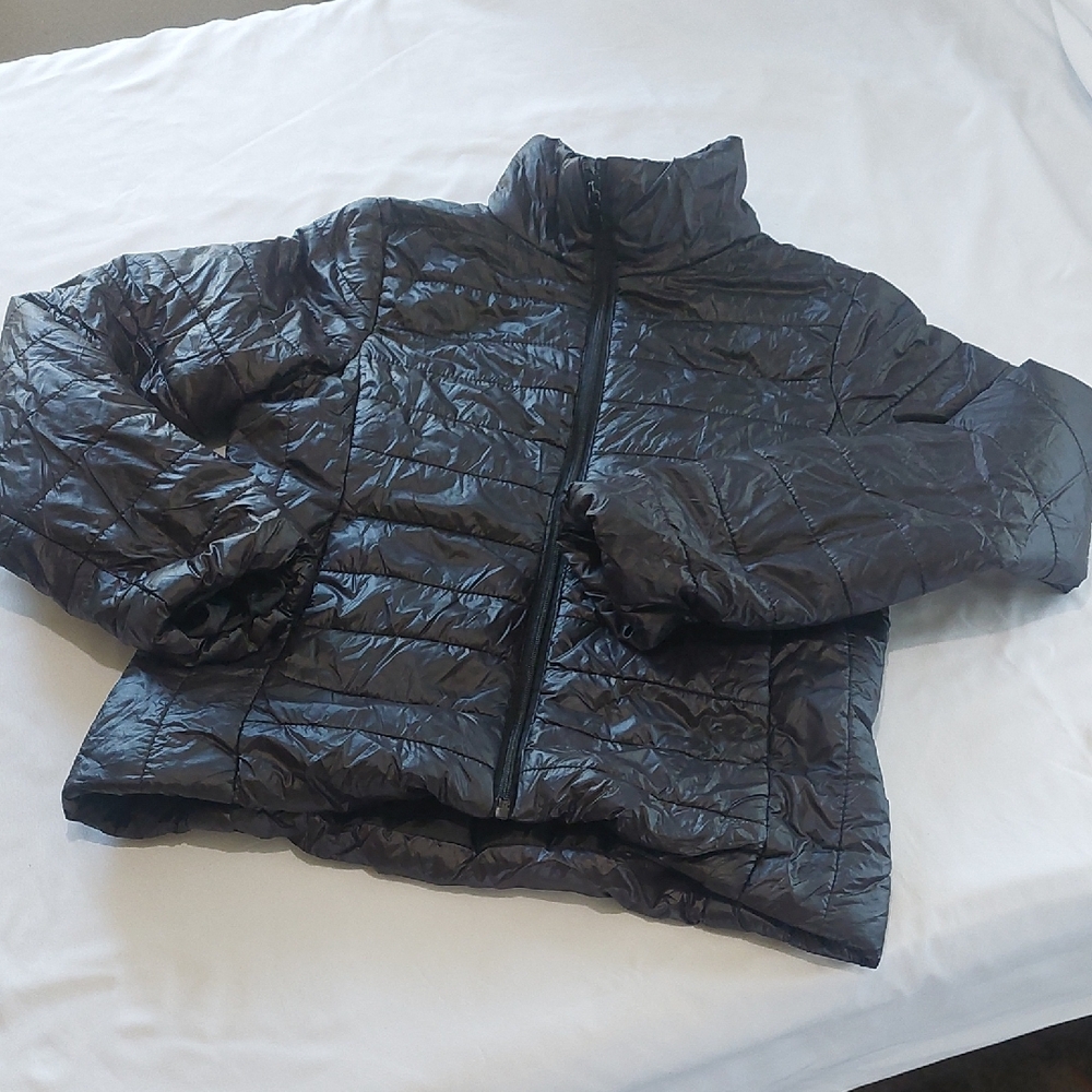 Active USA Black Light Weight Quilted Jacket.Size Medium